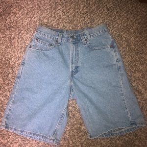 Vintage Levi’s Shorts - Fit like Size 27